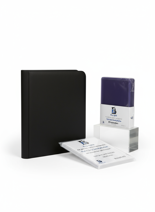 Produktbilde med toploader perm, sleeves og SYKT BRA toploader