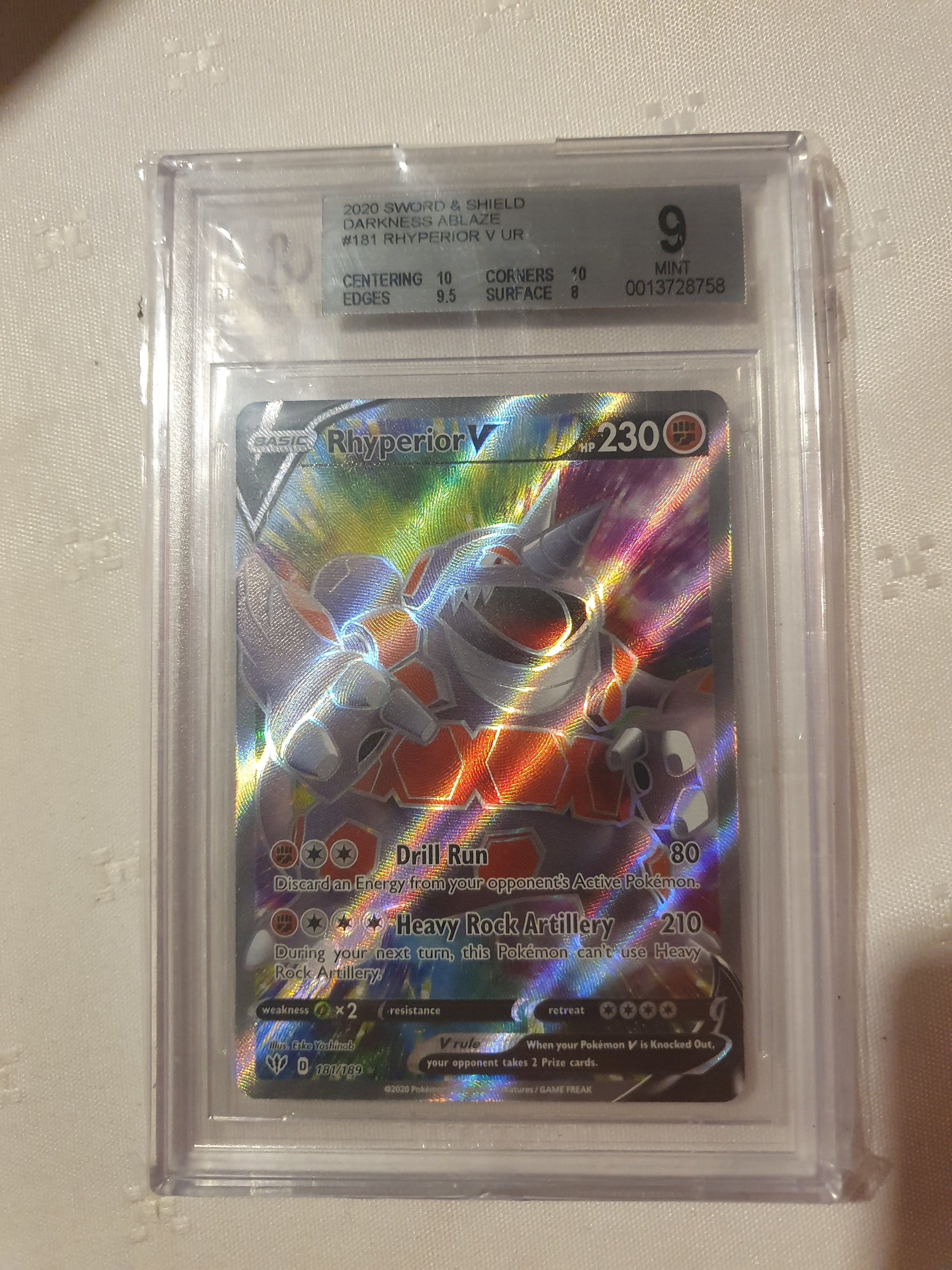 2020 POKEMON SWORD & SHIELD DARKNESS ABLAZE #181/189 RHYPERIOR V Beckett 9 Braspill AS